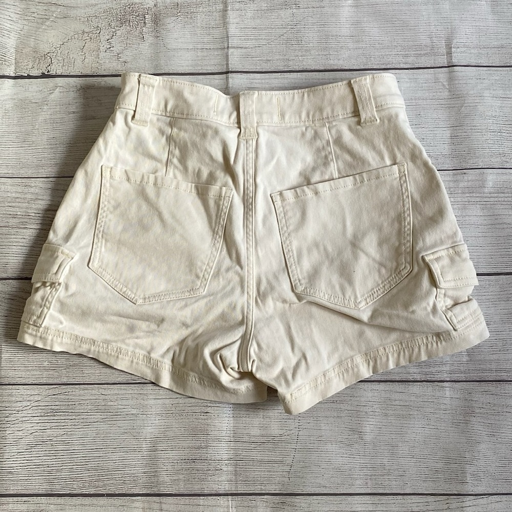 Hollister Cream Cargo Shorts Relaxed Fit Cotton Blend - Picture 2 of 3